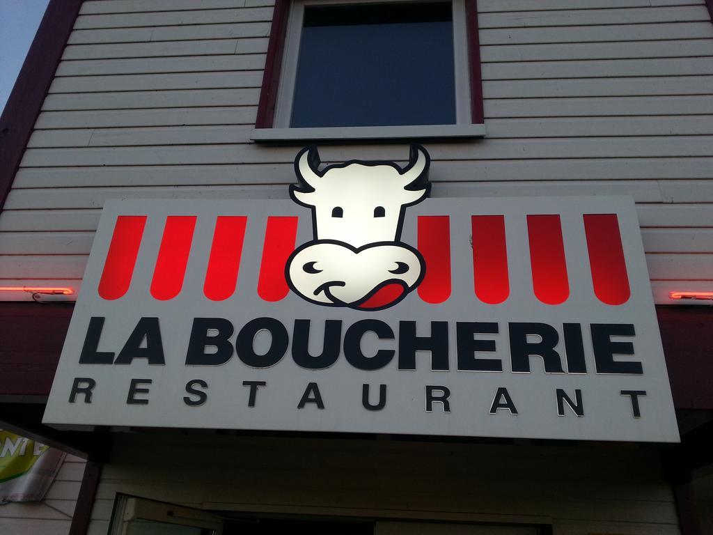 Contact Hotel Fontenay Le Comte Exterior foto